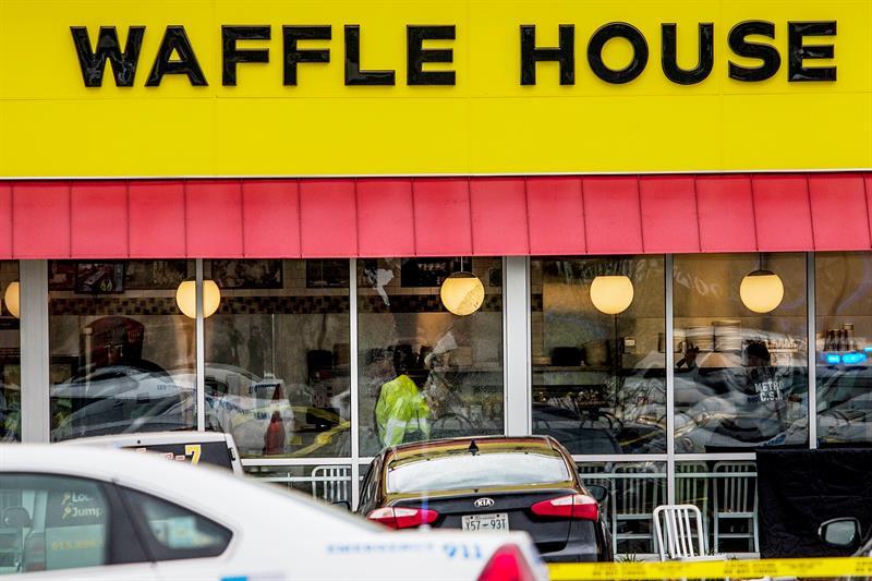 Los hechos ocurrieron en un restaurante de la cadena Waffle House.