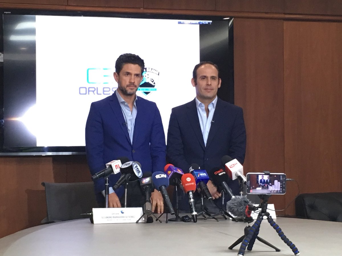 Alejandro Irarragorri y Luis Miguel Pérez, presidente del Tampico Madero Futbol Club (Michel Cruz)