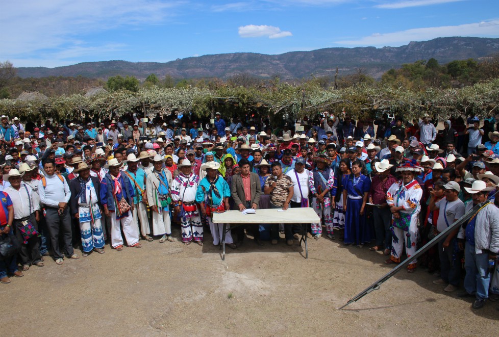 En una asamblea extraordinaria se emplazó al presidente Enrique Peña Nieto y al gobernador Aristóteles Sandoval. (Marco A. Vargas )