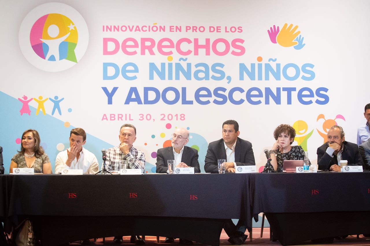 Diego Sinhue, señaló que es necesario realizar una sinergia entre la sociedad y el gobierno con la finalidad de garantizar los derechos de los menores