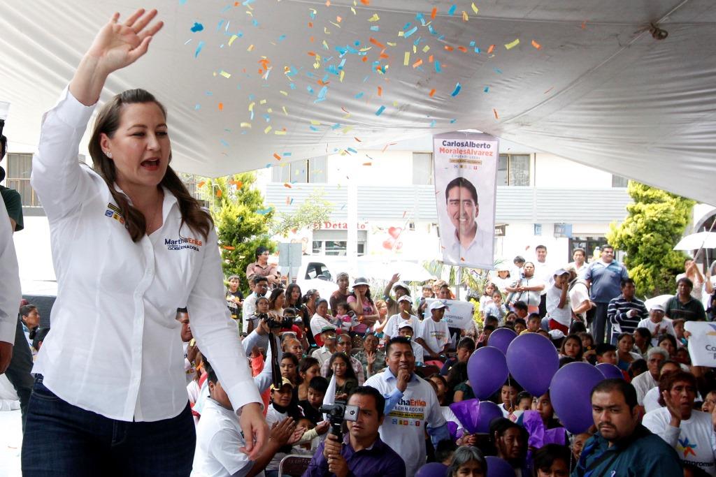 Martha Erika Alonso, candidata a la gubernatira de Puebla por la coalición "Por Puebla al Frente" en su visita a Coronango. (Agencia Enfoque)