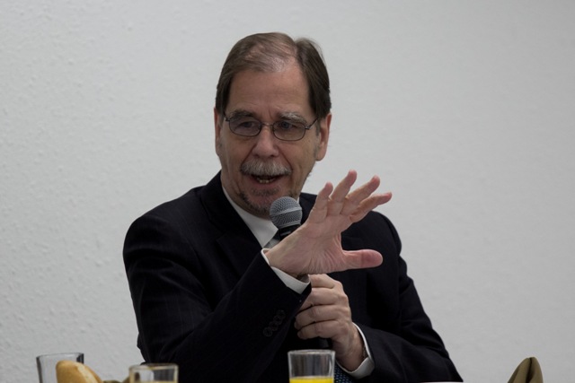 El coordinador de asesores de Ricardo Anaya, Agustín Basave llamó al voto útil. 