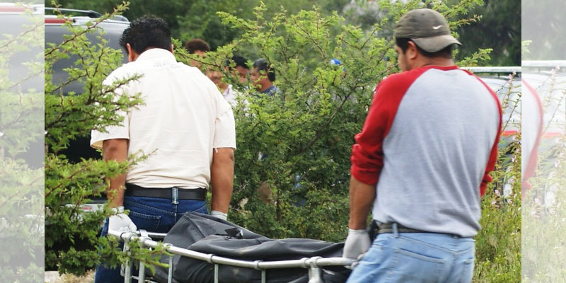 El hombre de la tercera edad fue trasladado a bordo de la ambulancia 1203 de PC Tlaxcoapan. (Especial)