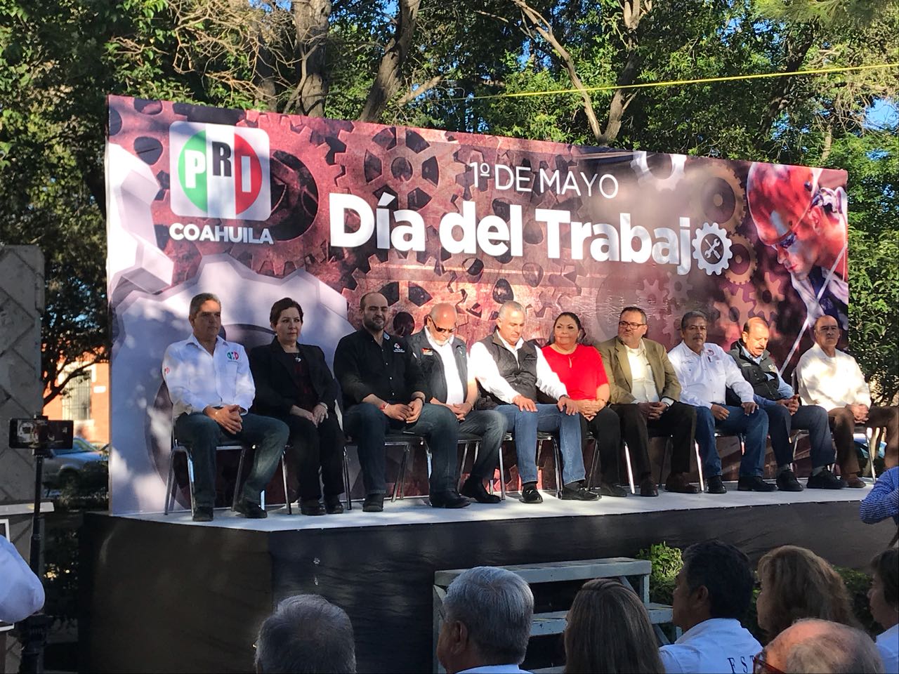 Se dieron reconocimientos a líderes de las diferentes centrales obreras y sindicatos del estado.