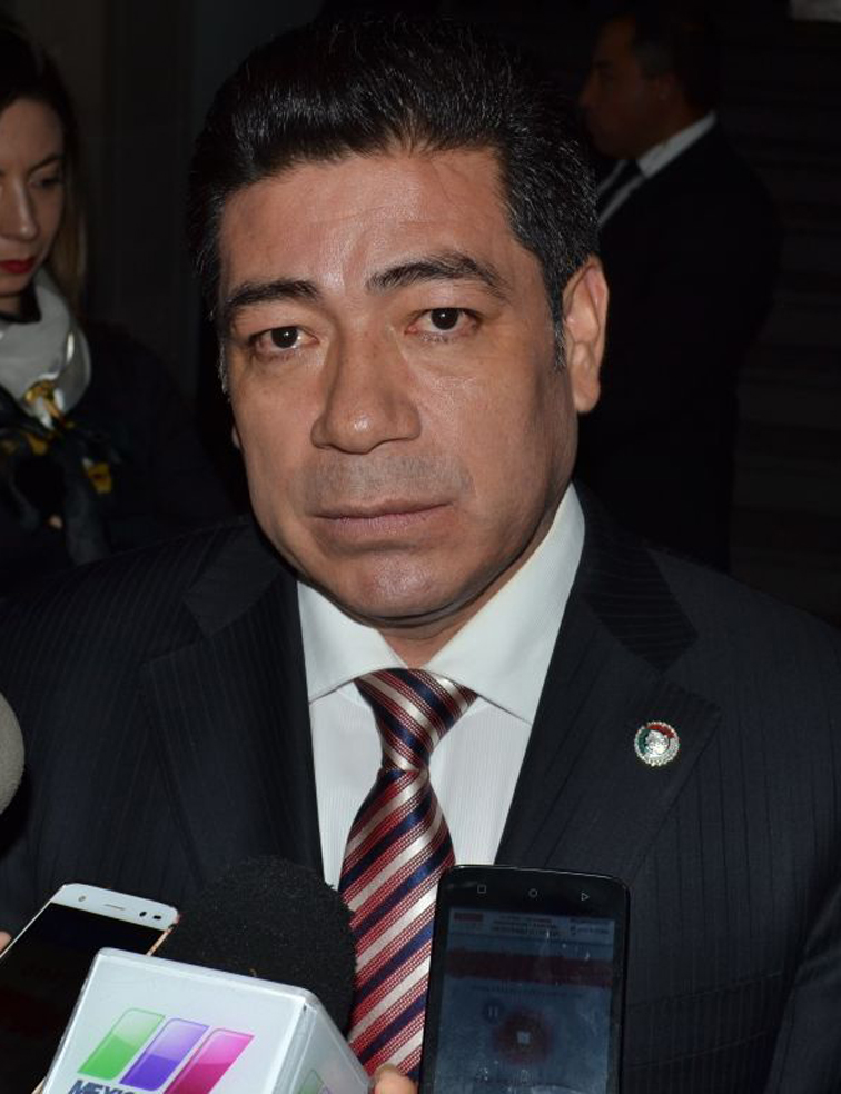 Los anuncios y acciones del gobierno no deben promoverse, recordó el presidente de la Junta de Coordinación Política.  (Archivo)