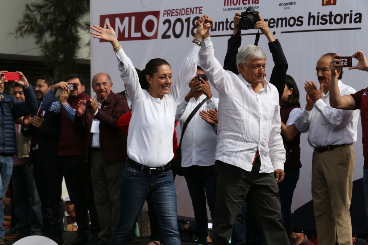 La aspirante estuvo en un evento de campaña, en la colonia Agrícola Oriental, con Andrés Manuel López Obrador, candidato presidencial de la coalición 