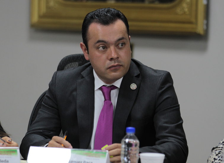Ernesto Vázquez llamó a la ciudadanía a ejercer su derecho al voto en las elecciones. (Maribel Calderón)