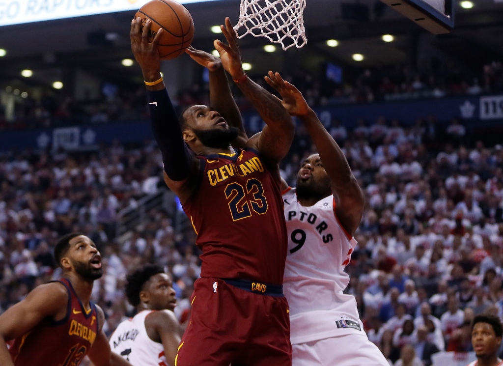 Con ‘triple doble’, Lebron es artífice de remontada de Cavs