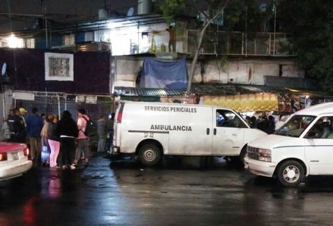 El hombre fue asesinado dentro de una tienda de abarrotes ubicada sobre la Avenida del Trabajo. (Alejandro González)