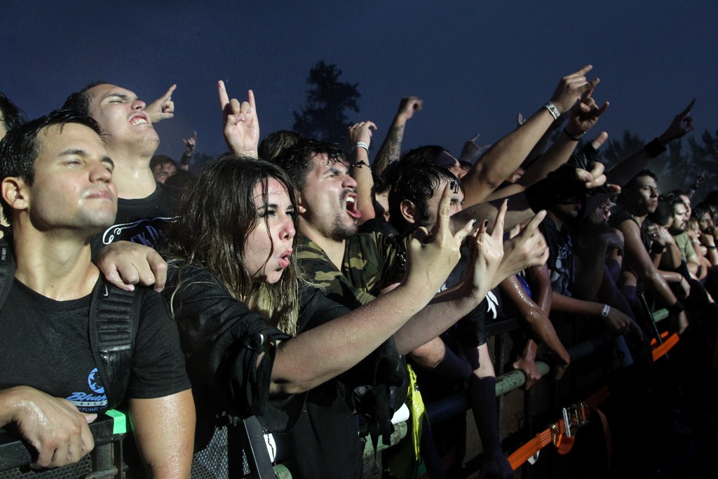A los fans del Hell & Heaven no los detiene la lluvia.