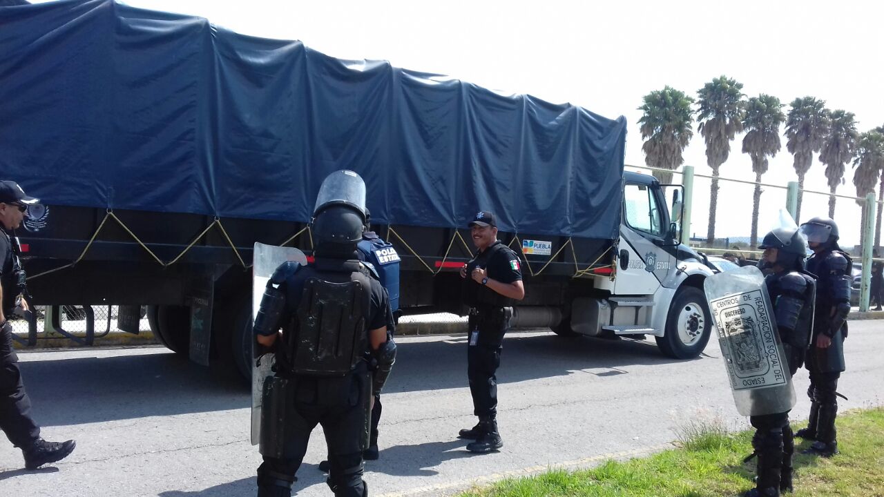 La FGE consignó a 136 elementos d ela Policía de San Martín Texmelucan.