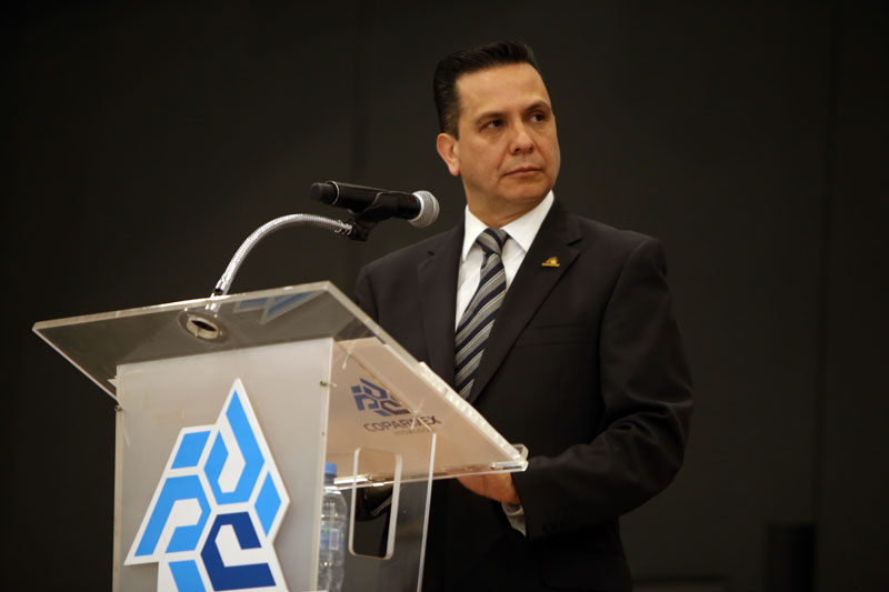 Rivera Barquín consideró que los empresarios deben de ser muy puntuales en lo que están trabajando. (Jorge Sánchez)