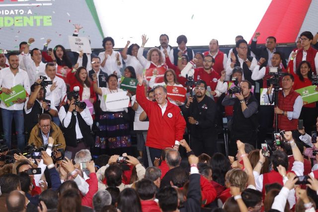 El candidato a la Presidencia de la coalición Todos Por México, José Antonio Meade, respondió a Ricardo Anaya que el PRI se va, pero a Los Pinos (Aria