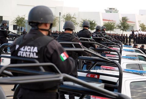 En el país hay 119,266 elementos locales que pasaron exámenes; se requieren 215,169. (Milenio Digital)