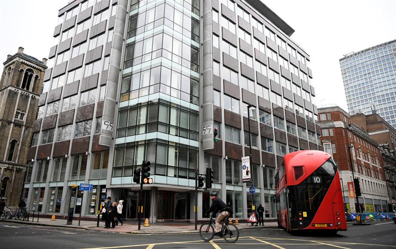 La empresa fue acusada por los medios de acceder a la información de 87 millones de usuarios de Facebook. (Foto: EFE)