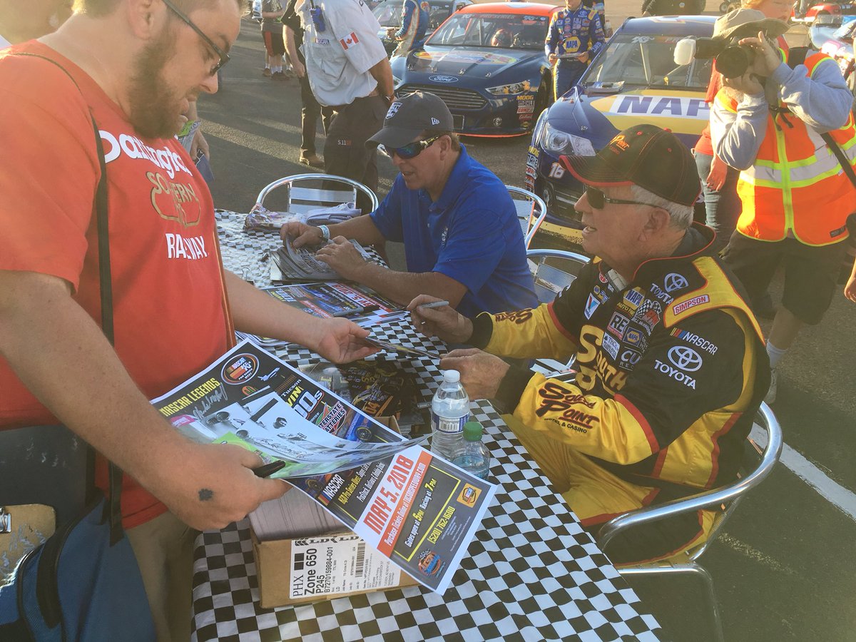 Hershel McGriff condujo en el Pro Series West de K&N en la pista de Tucson, donde completó 94 de 100 vueltas (Twitter @BMR_NASCAR)
