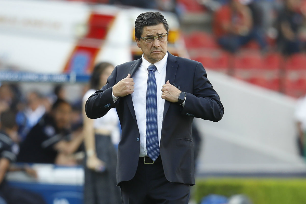 Luis Fernando Tena deja de ser técnico de Querétaro (Imago7)