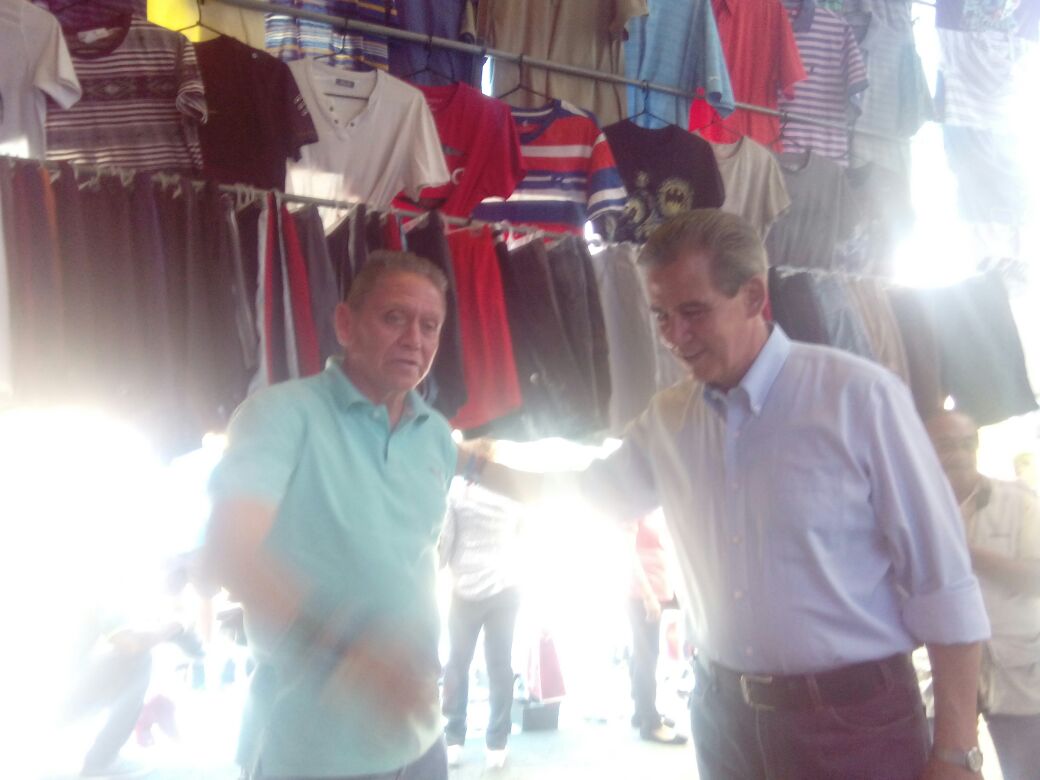 Santillana trabajará por regular el comercio informal