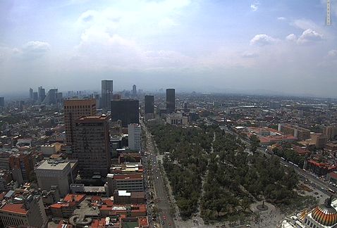 Se espera que el ozono sea dispersado por los fuertes vientos de esta tarde. (Tomada de webcams)
