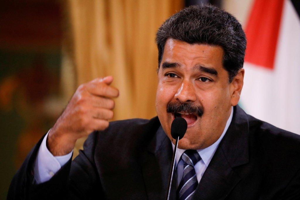 Maduro prometió convocar un "diálogo nacional" con sus adversarios tras las elecciones y pidió apoyo a su homólogo de República Dominicana./Reuters