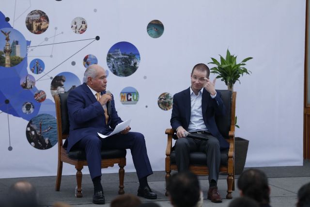 Ricardo Anaya pidió no hacer un tema político de la construcción del NAIM (Ariana Pérez).