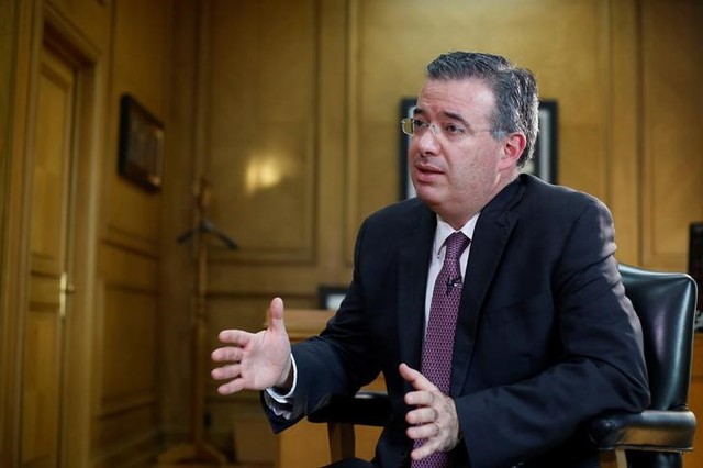 El gobernador del Banco de México (Banxico), Alejandro Díaz de León. (Reuters)