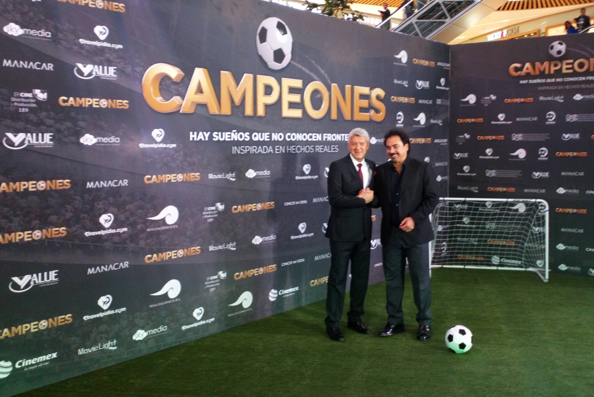 Jesús Ramírez y Hugo Sánchez, entre los invitados de lujo a la película 'Campeones' (Lenin Patiñp)