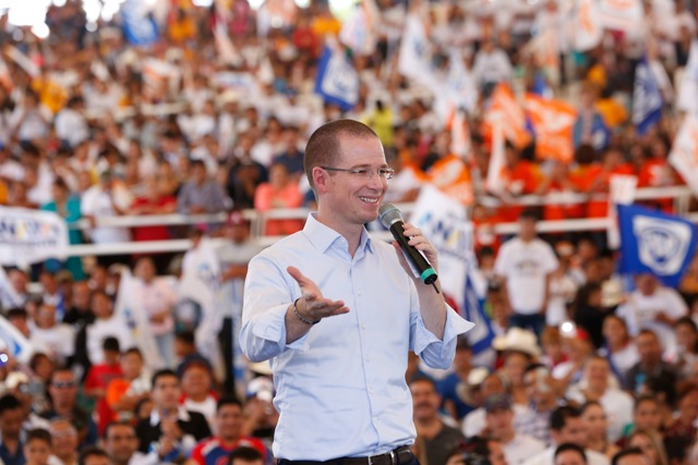 El candidato a la Presidencia de la coalición 'Por México al Frente', Ricado Anaya Cortés sumó a Vicente Gómez como coordinador agropeacuario (Cuartos