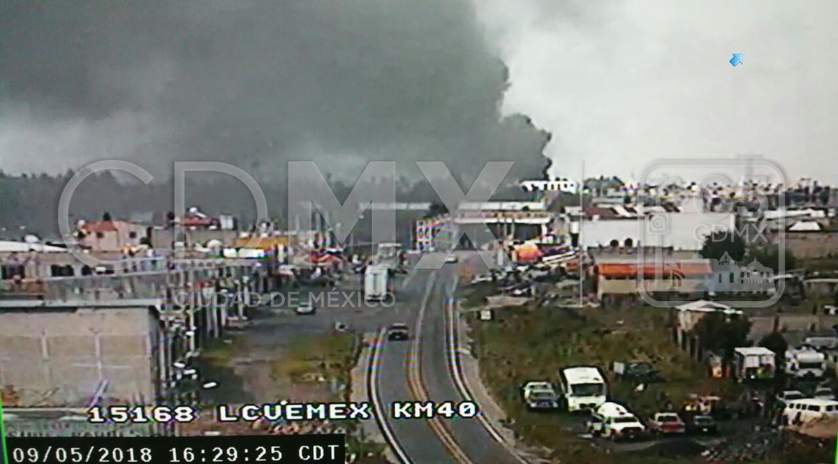 El incendio en la México-Cuernavaca es atendido por los bomberos de la Ciudad de México. (@C5_CDMX)