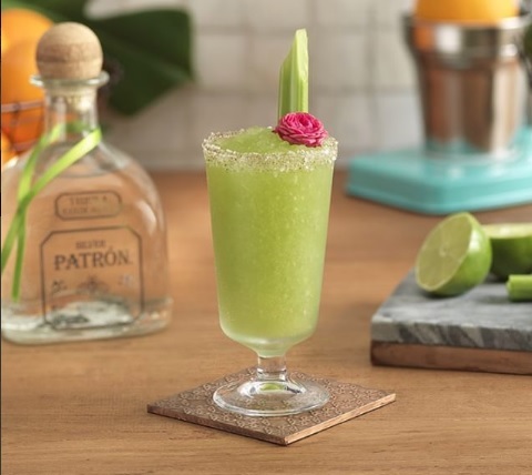 La Margarita ganadora está hecha con apio y flor de sauco.  (Foto: Instagram @patron)