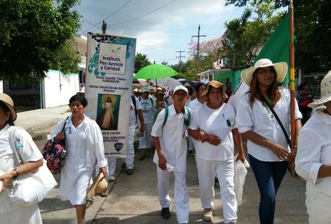 Peregrinos llegan a celebrar al señor de las Misericordias en Tampico Alto. (Pablo Reyes )
