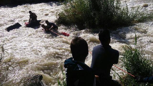 Protección Civil saca del río Bravo a los dos oaxaqueños. (Cortesía)