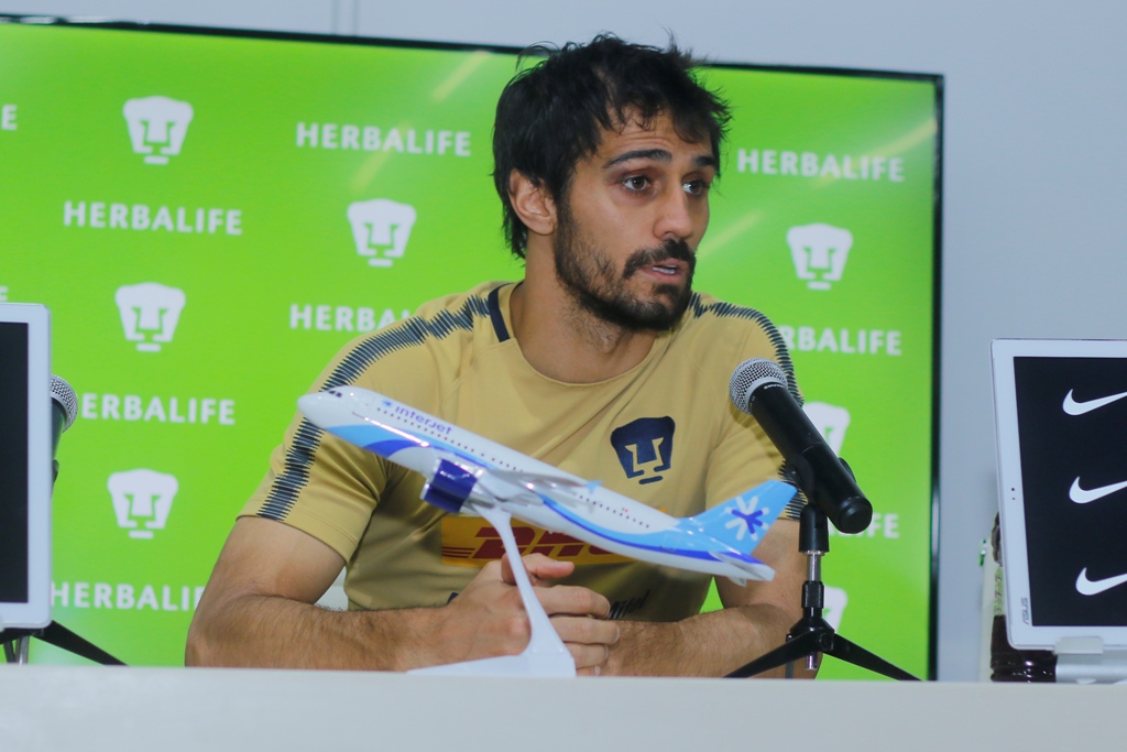 Alejandro Arribas en conferencia de prensa (Imago7)