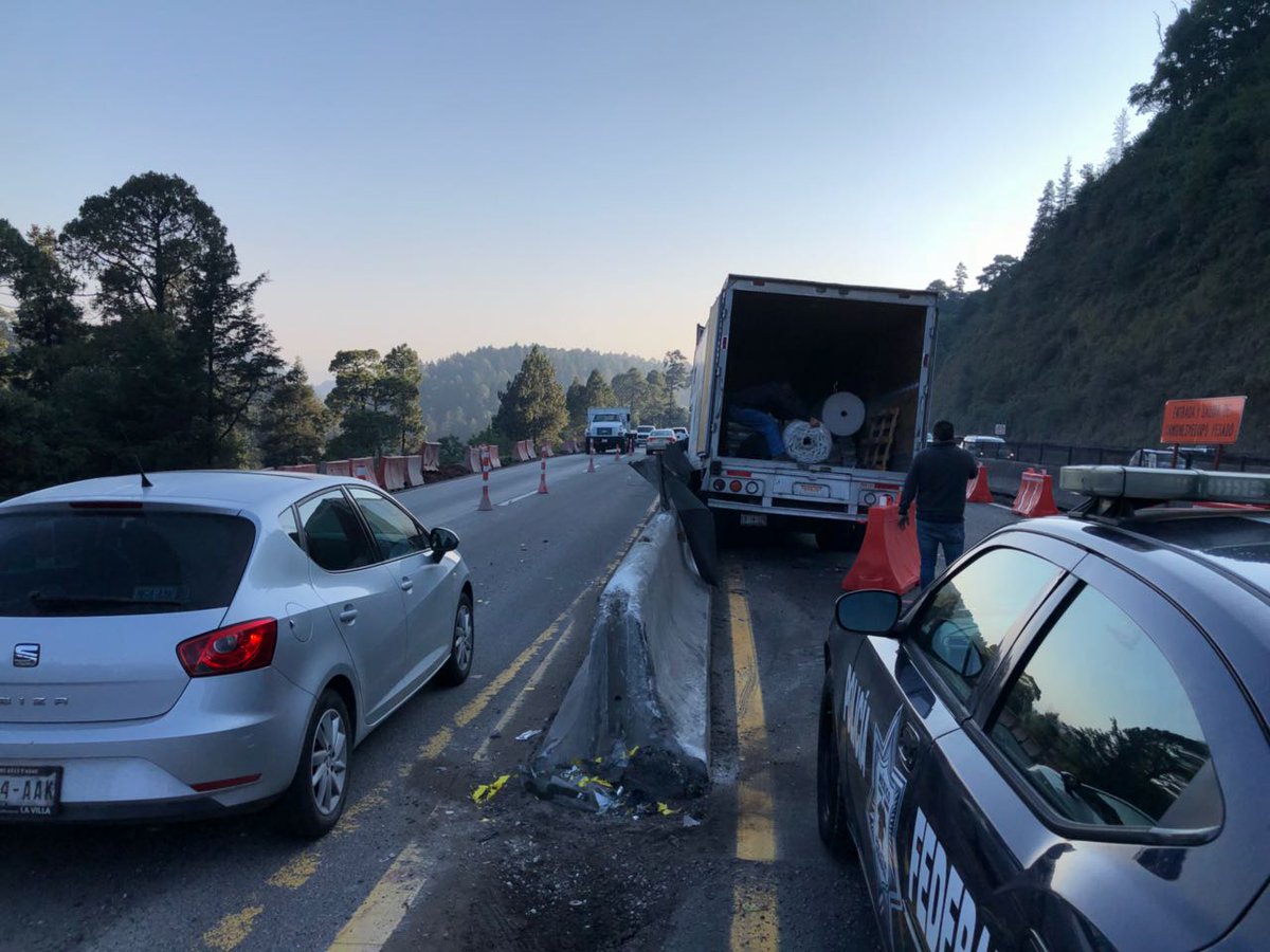 El accidente vial ocurrió a la altura del kilómetro 27 de la carretera Constituyentes- Toluca.