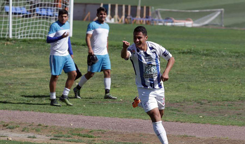 El partido se disputó con todo desde el primer minuto. (Cortesía)