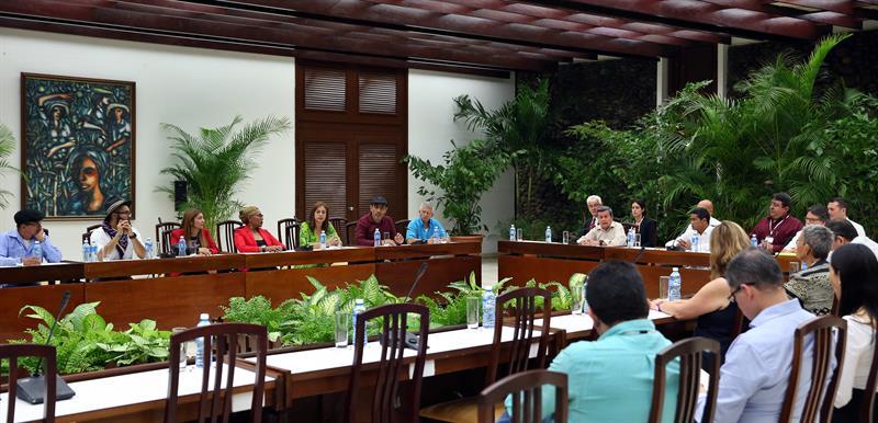 Las negociaciones de paz entre las partes se desarrollan en Cuba.
