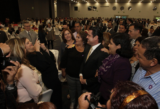 Aristóteles Sandoval convivió con los docentes (Cortesía).