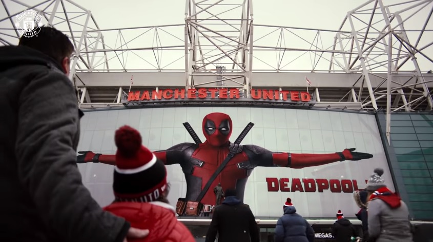 Deadpool se apodera del Old Trafford (YouTube: Manchester United)