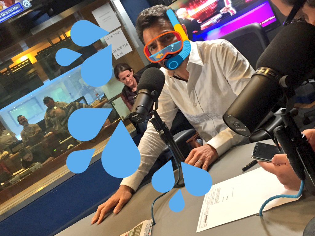 Eugenio Derbez dijo que el salario no debe tratarse en la primera entrevista de trabajo (Twitter: @asilascosasw).