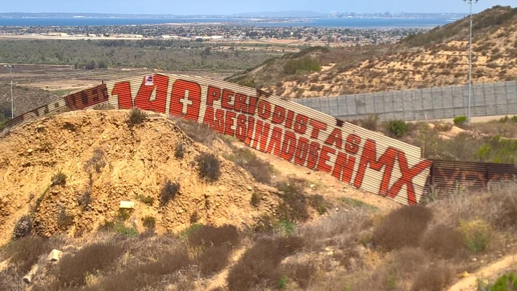 La pinta del mensaje también tuvo como finalidad el externarle a la sociedad la impunidad que ha imperado en el esclarecimiento de los más de 140 peri