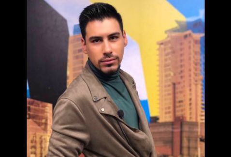 El tapatío Pablo Rojas presenta una colección de 24 vestidos basada en el pez beta. (Cortesía)
