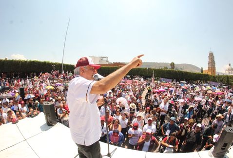 AMLO dice hará "bailongo" de ganar la Presidencia de México. (Foto Dany Béjar )