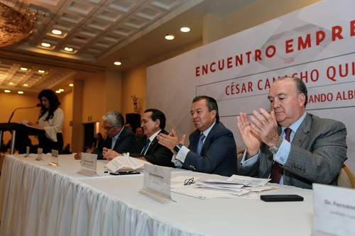 Durante la reunión con empresarios de la región. (Tania Contreras)