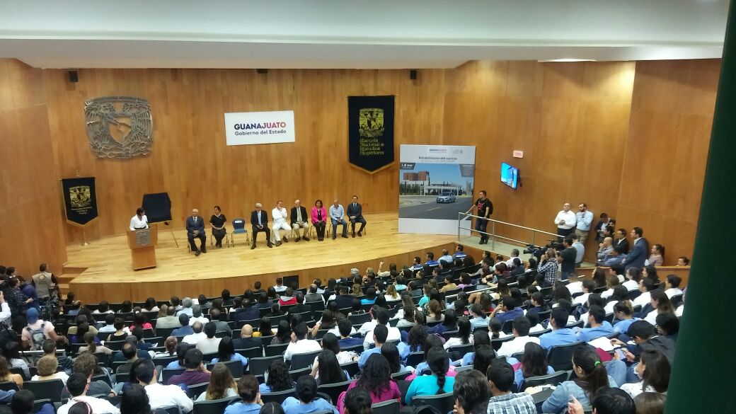Javier de la Fuente fue reconocido por su trayectoria. (Foto Laura Villafaña )