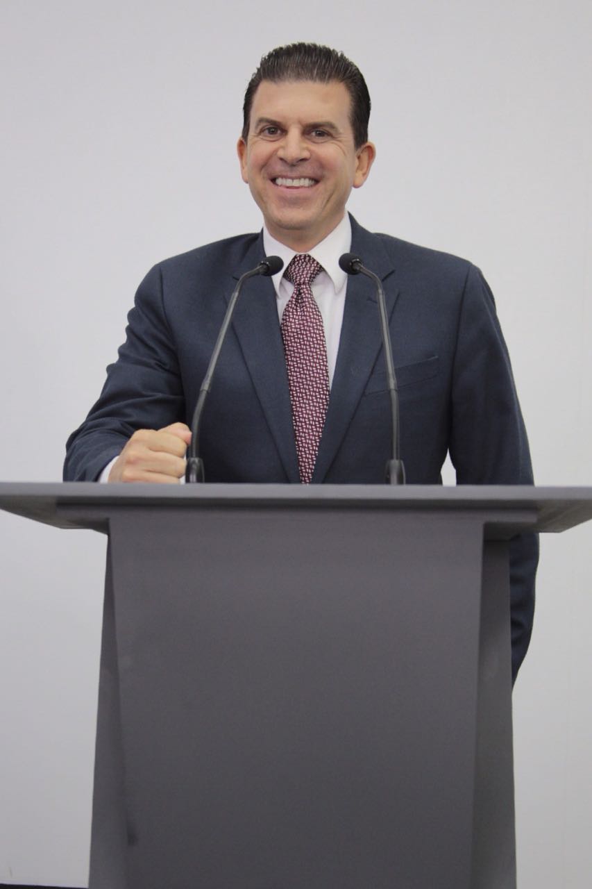 Ricardo Sheffield en debate de IEEG. 
