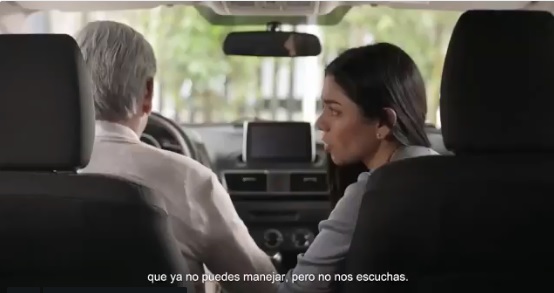 "Si alguien ya no está en condiciones, quiérelo y respétalo, pero no lo dejes manejar un país", pide el video (Imagen: Twitter Javier Lozano).