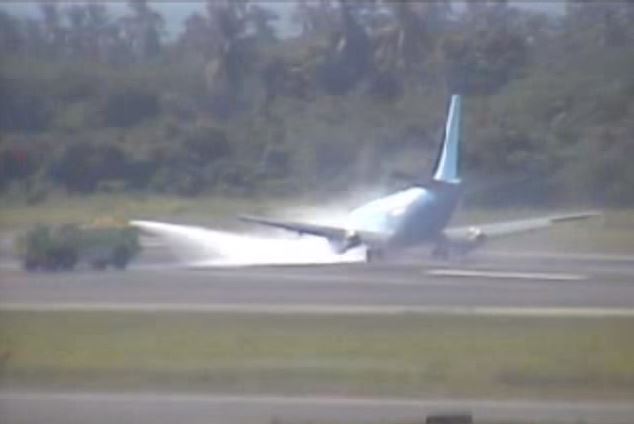 En 2010, un avión de la empresa Global Air debió hacer un aterrizaje forzoso en Puerto Vallarta.