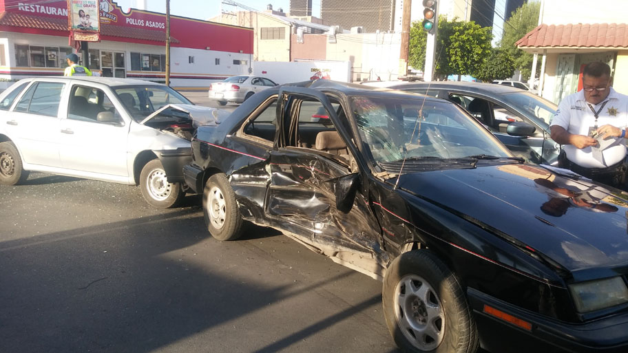 Del accidente sólo resultaron daños materiales.
