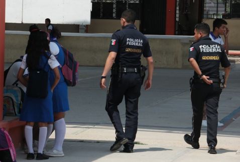 Gendarmeria impartiendo platicas en zona conurbada. (Milenio Digital )