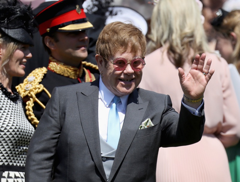 Elton John cantó en recepción de boda de Harry y Meghan. (AP)